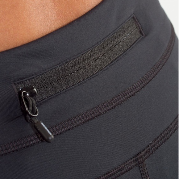 Lululemon Run Inspire Crop Leggings (1st Edition) in Black size 4 - Picture 4 of 9